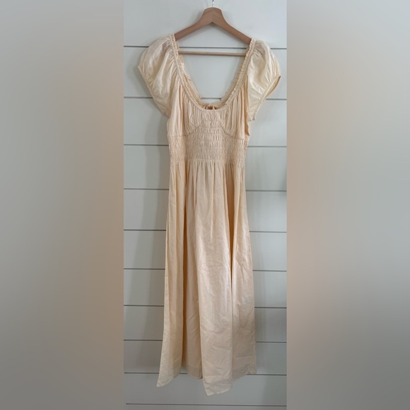 Bila Dresses & Skirts - Bila 77 Cream Maxi Dress NWT